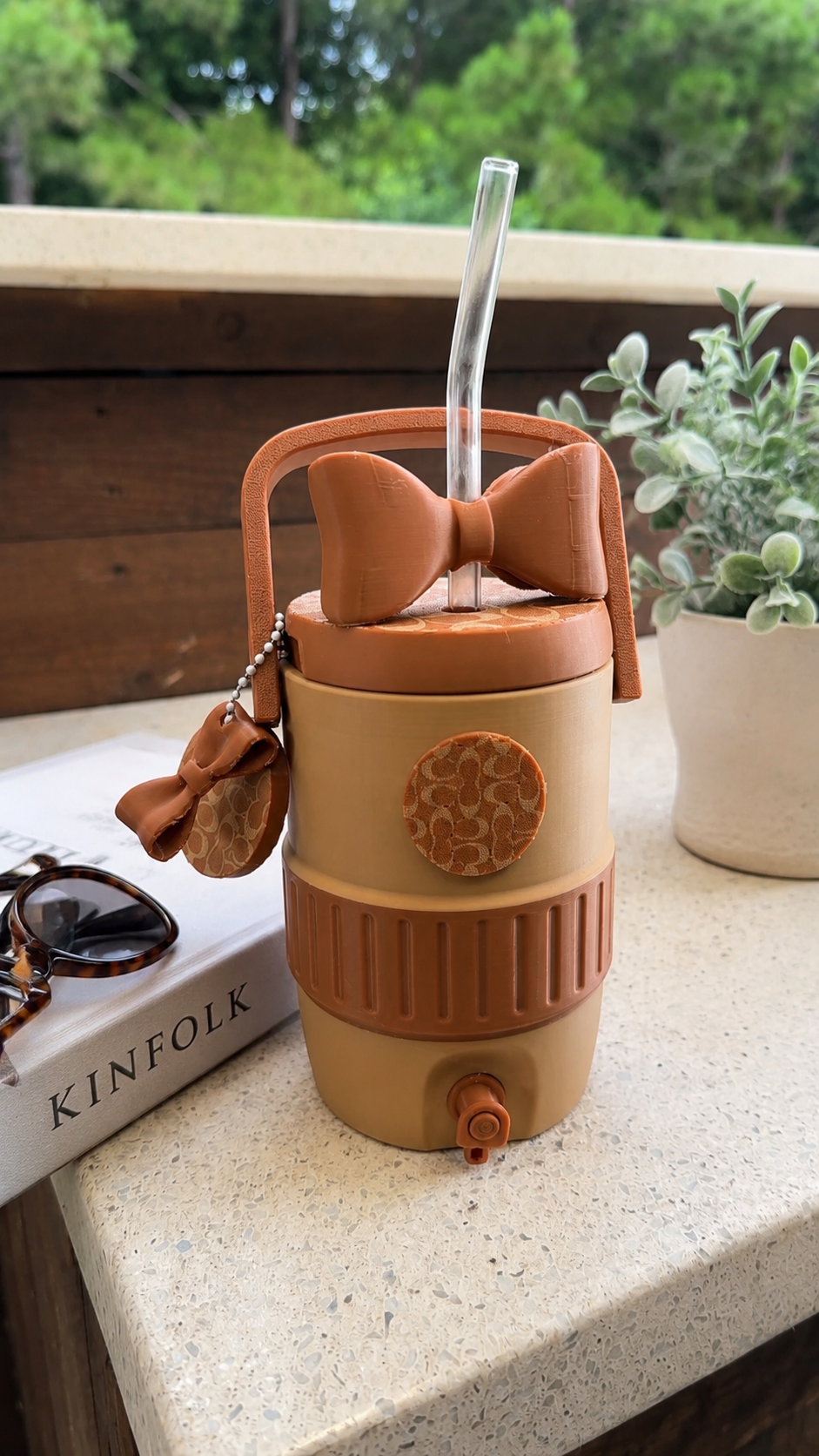 Luxury C Can Holder